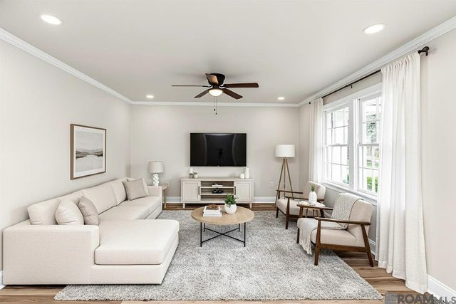 275 E Riveroaks Dr, Baton Rouge, LA 70815