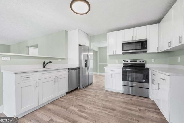 3948 Old Lantern Drive, Lithonia, GA 30038