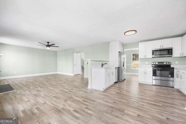 3948 Old Lantern Drive, Lithonia, GA 30038