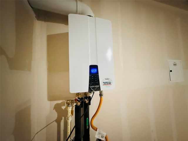 12443 Lost Rock Drive, Rhome, TX 76078