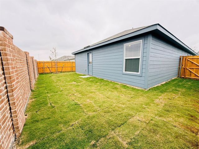 12443 Lost Rock Drive, Rhome, TX 76078