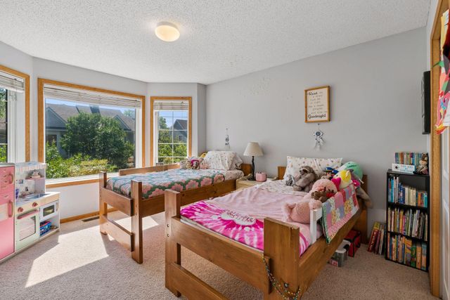 8829 Brunswick Path 1204, Inver Grove Heights, MN 55076