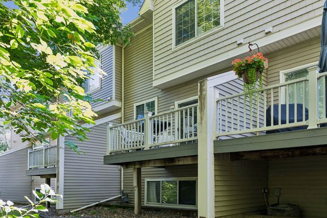 8829 Brunswick Path 1204, Inver Grove Heights, MN 55076
