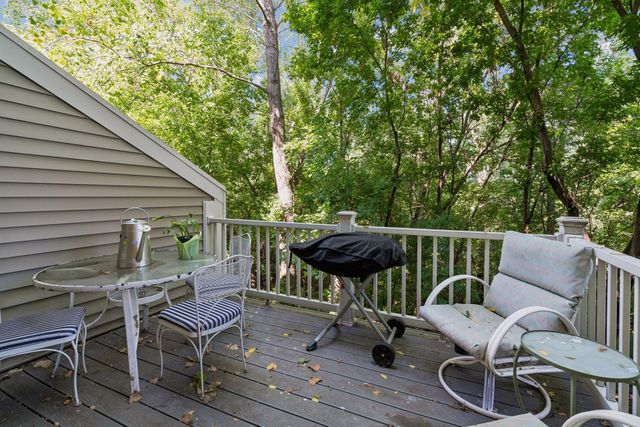 8829 Brunswick Path 1204, Inver Grove Heights, MN 55076