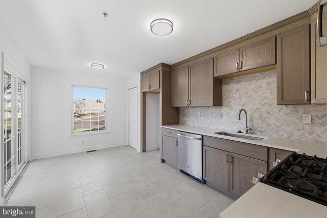 104 SHANNON CT, Warwick, PA 18974