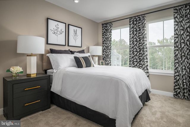 4785 DESTRIER ST, Ranson, WV 25438