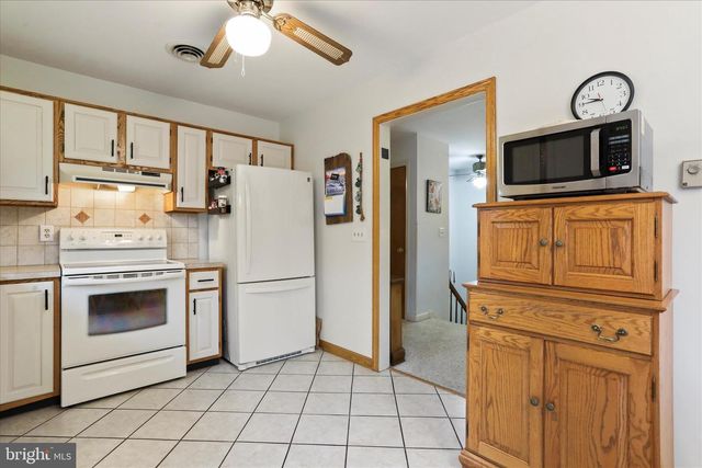 132 JAMESLEE DRIVE, Chambersburg, PA 17202