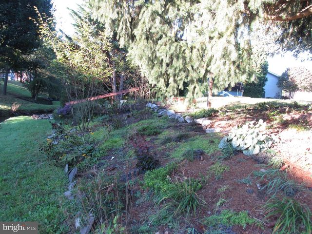 132 JAMESLEE DRIVE, Chambersburg, PA 17202