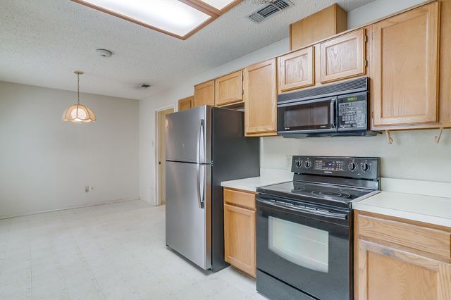 401 Revolution Lane, Arlington, TX 76002