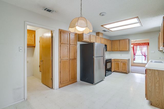 401 Revolution Lane, Arlington, TX 76002