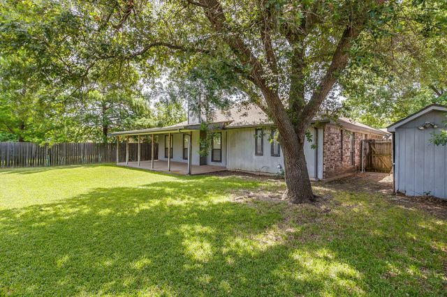 401 Revolution Lane, Arlington, TX 76002