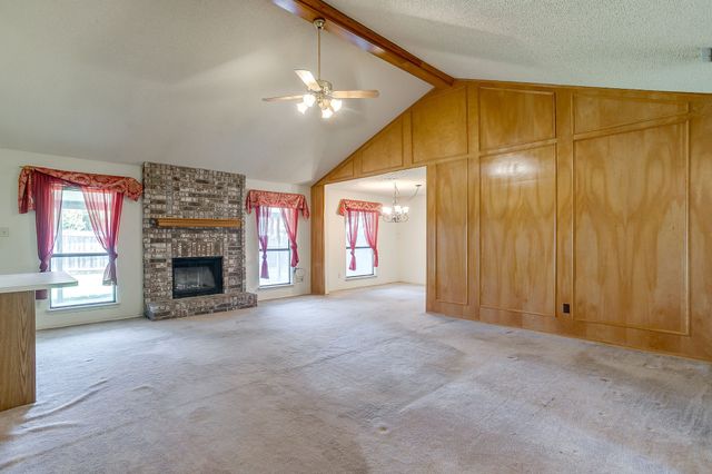 401 Revolution Lane, Arlington, TX 76002