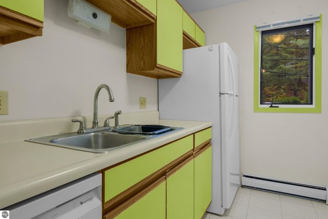 4106 Robin Hood Lane, Traverse City, MI 49684