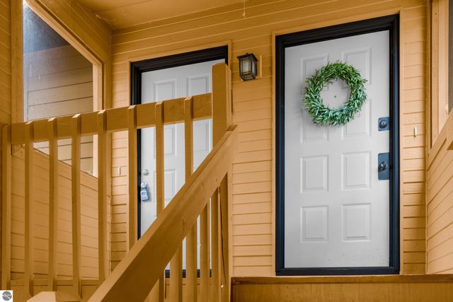 4106 Robin Hood Lane, Traverse City, MI 49684