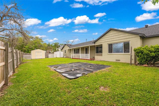 2527 Avenue G, Rosenberg, TX 77471