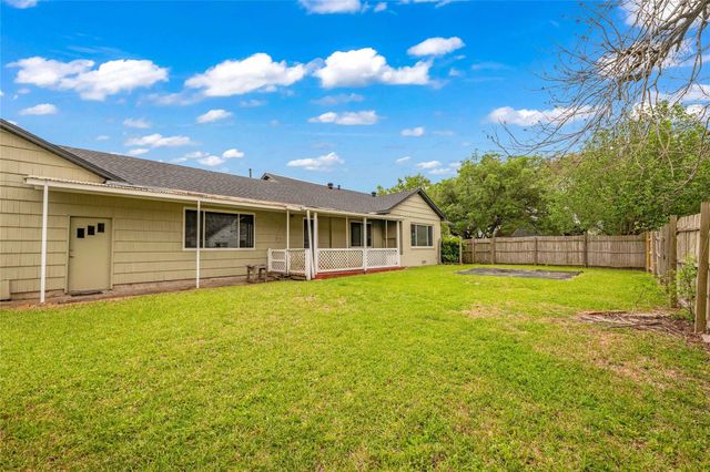 2527 Avenue G, Rosenberg, TX 77471