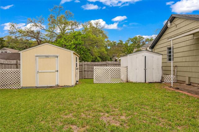 2527 Avenue G, Rosenberg, TX 77471