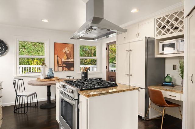 11020 SE 64th Street, Bellevue, WA 98006