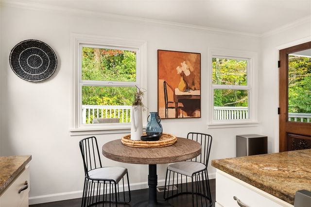 11020 SE 64th Street, Bellevue, WA 98006
