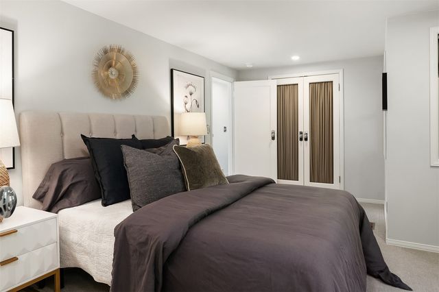 11020 SE 64th Street, Bellevue, WA 98006