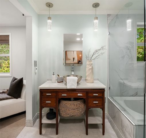 11020 SE 64th Street, Bellevue, WA 98006
