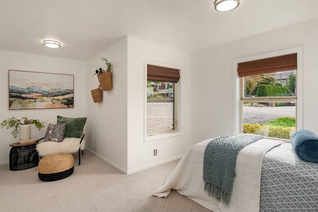 11020 SE 64th Street, Bellevue, WA 98006