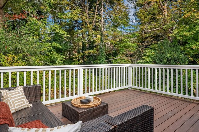 11020 SE 64th Street, Bellevue, WA 98006