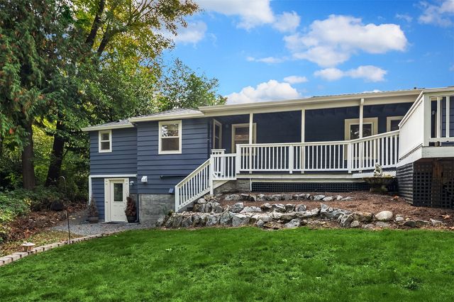11020 SE 64th Street, Bellevue, WA 98006