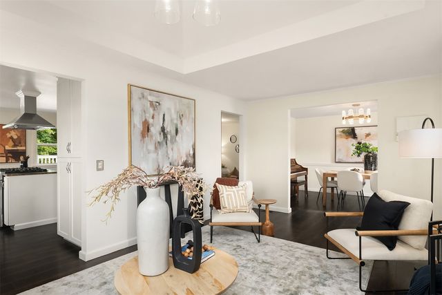 11020 SE 64th Street, Bellevue, WA 98006