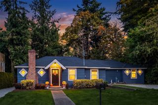 11020 SE 64th Street, Bellevue, WA 98006