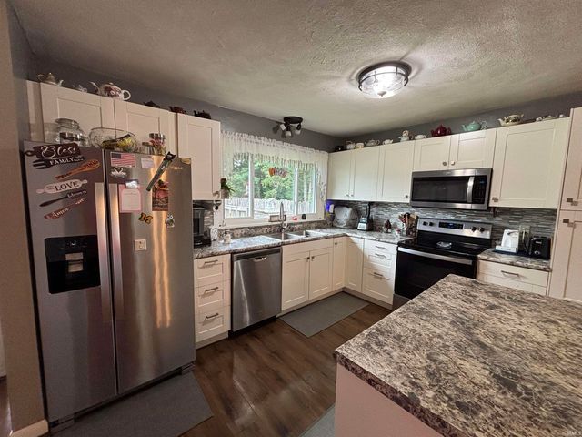 28903 Kehres Street, Elkhart, IN 46514