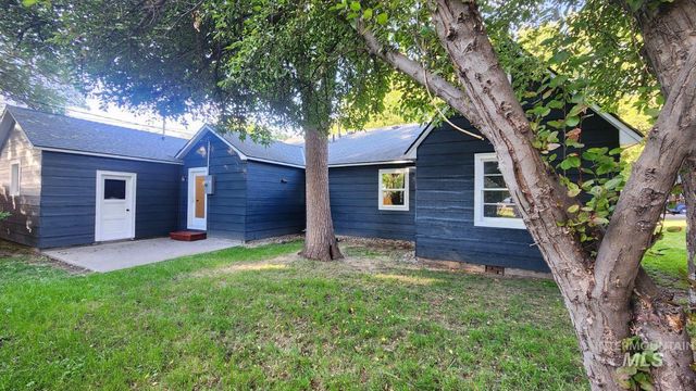 463 E Court St, Weiser, ID 83672