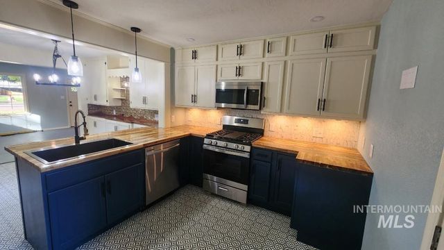 463 E Court St, Weiser, ID 83672