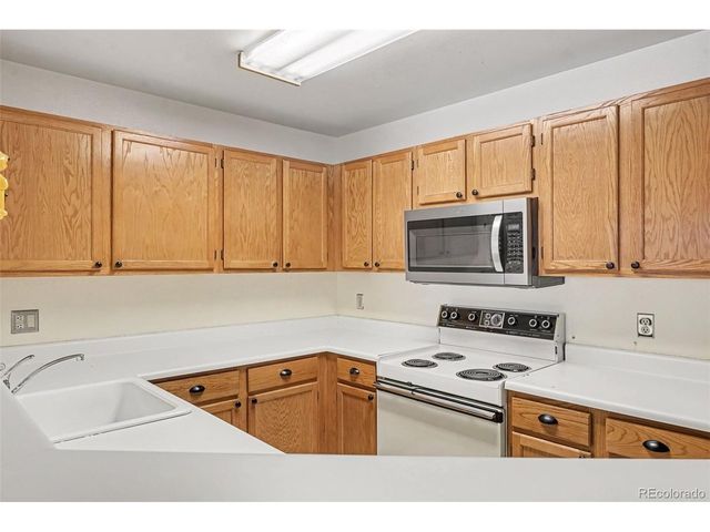 5706 W Asbury Pl 202, Lakewood, CO 80227