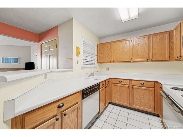 5706 W Asbury Pl 202, Lakewood, CO 80227