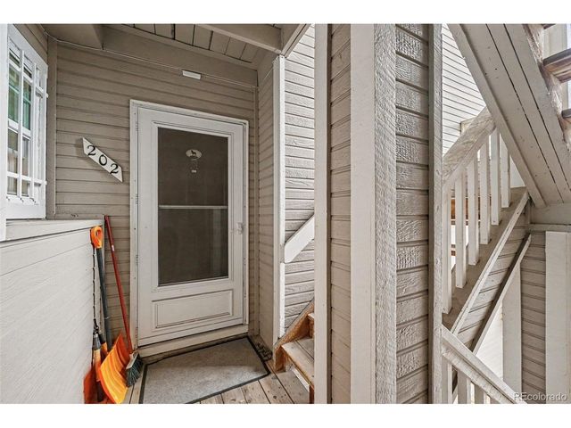 5706 W Asbury Pl 202, Lakewood, CO 80227