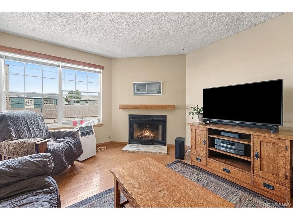 5706 W Asbury Pl 202, Lakewood, CO 80227