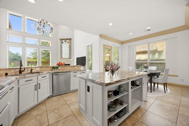 27 Tioga Place, The Woodlands, TX 77375