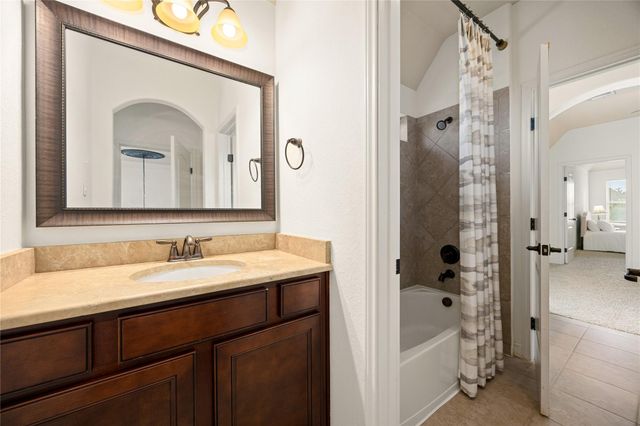 27 Tioga Place, The Woodlands, TX 77375