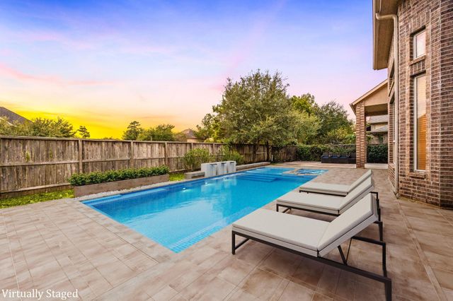 27 Tioga Place, The Woodlands, TX 77375