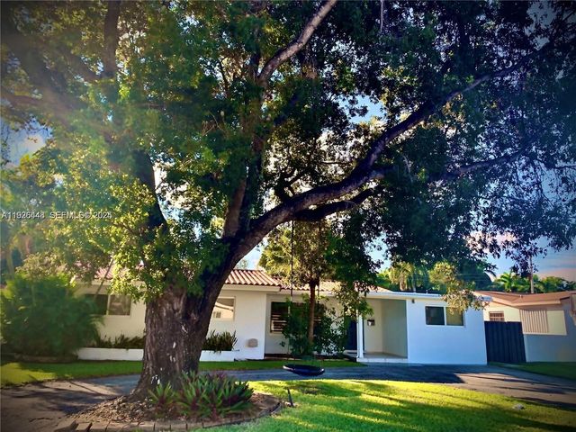 19340 NE 18th Ct, Miami, FL 33179