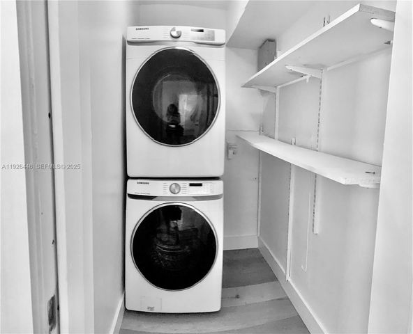 19340 NE 18th Ct, Miami, FL 33179