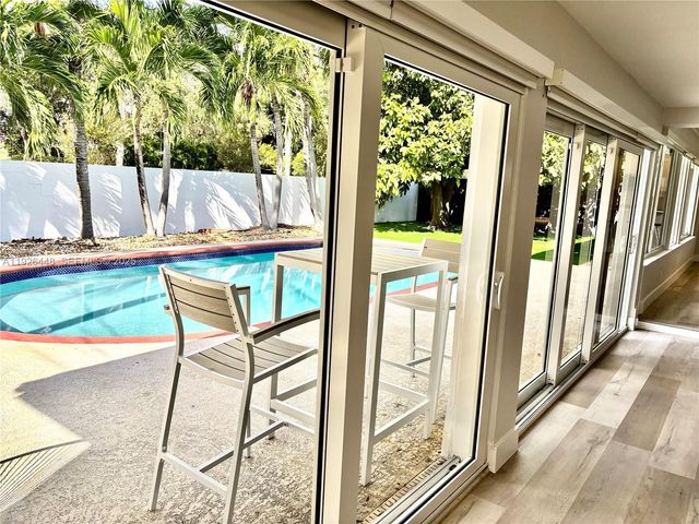 19340 NE 18th Ct, Miami, FL 33179