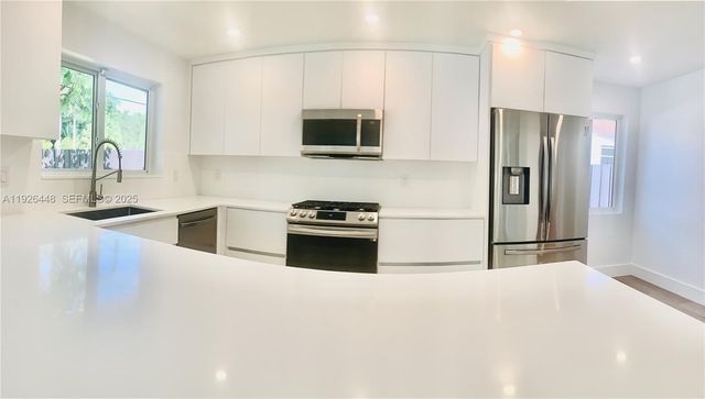 19340 NE 18th Ct, Miami, FL 33179