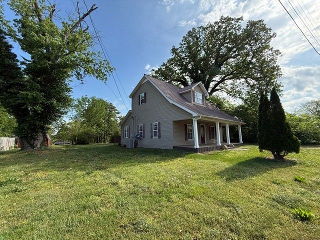 408 W High St, Manchester, TN 37355