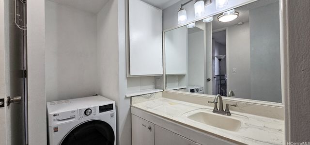 411 Hobron Lane 3705, Honolulu, HI 96815