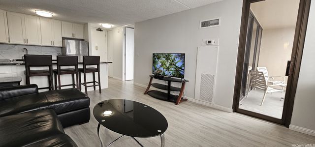 411 Hobron Lane 3705, Honolulu, HI 96815