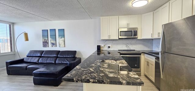 411 Hobron Lane 3705, Honolulu, HI 96815