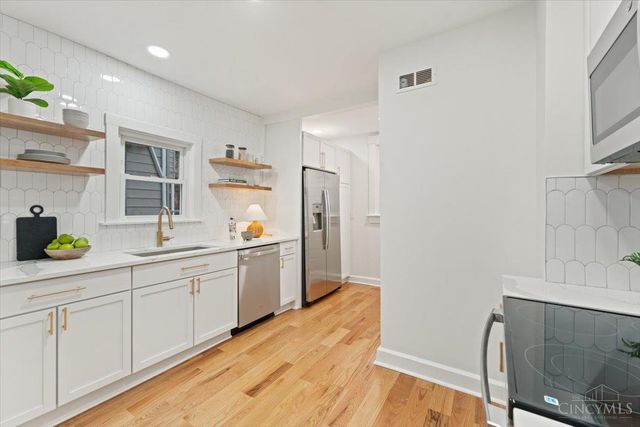 1942 Hewitt Avenue, Cincinnati, OH 45207