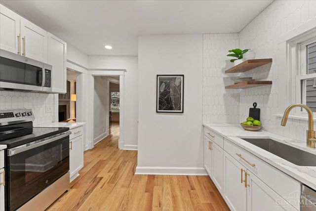 1942 Hewitt Avenue, Cincinnati, OH 45207